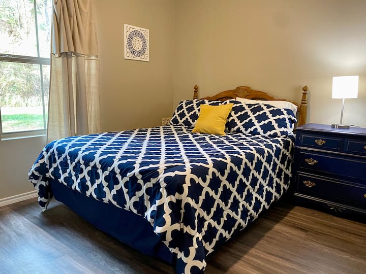 Camera da letto matrimoniale con armadio