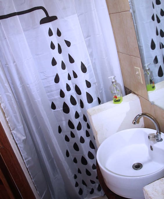 Room 4 - private bathroom