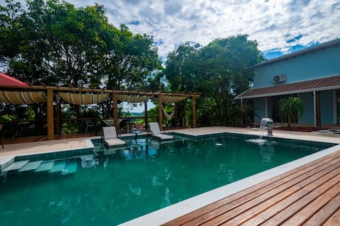 Casa de campo incrível com quadra de beach tênis!