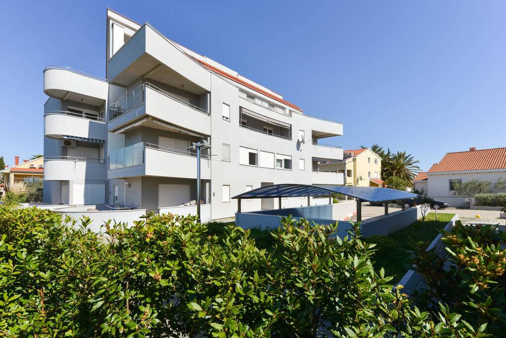 Apartment building