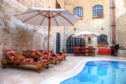 Id-Dwejra House of Character with private pool