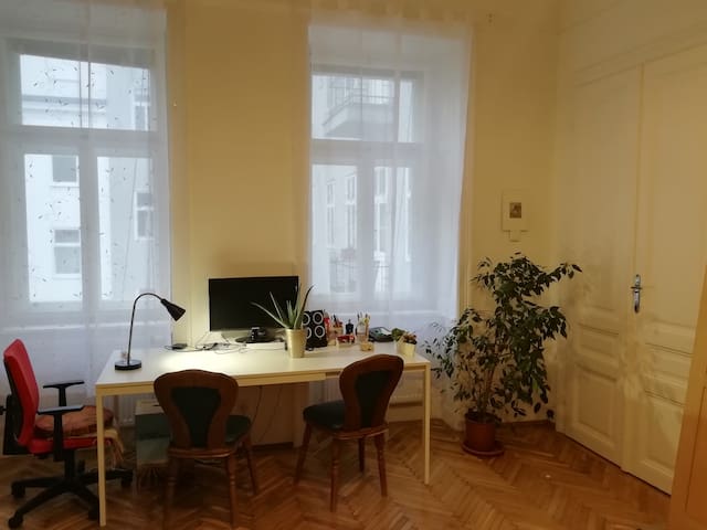 Airbnb Canettistrasse 8 Vacation Rentals Places To Stay