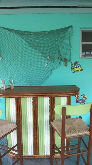 Fun Tiki Bar Area, Screened patio