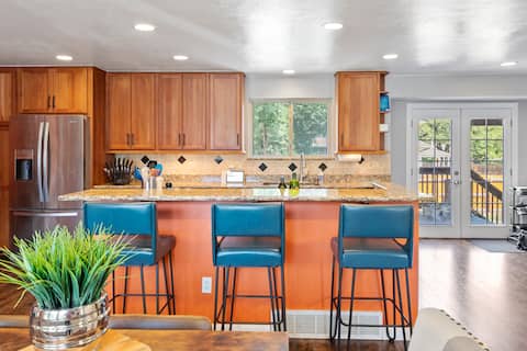 MODERN ZEN HOUSE | RED ROCKS, MOUNTAINS, SLEEPS 14