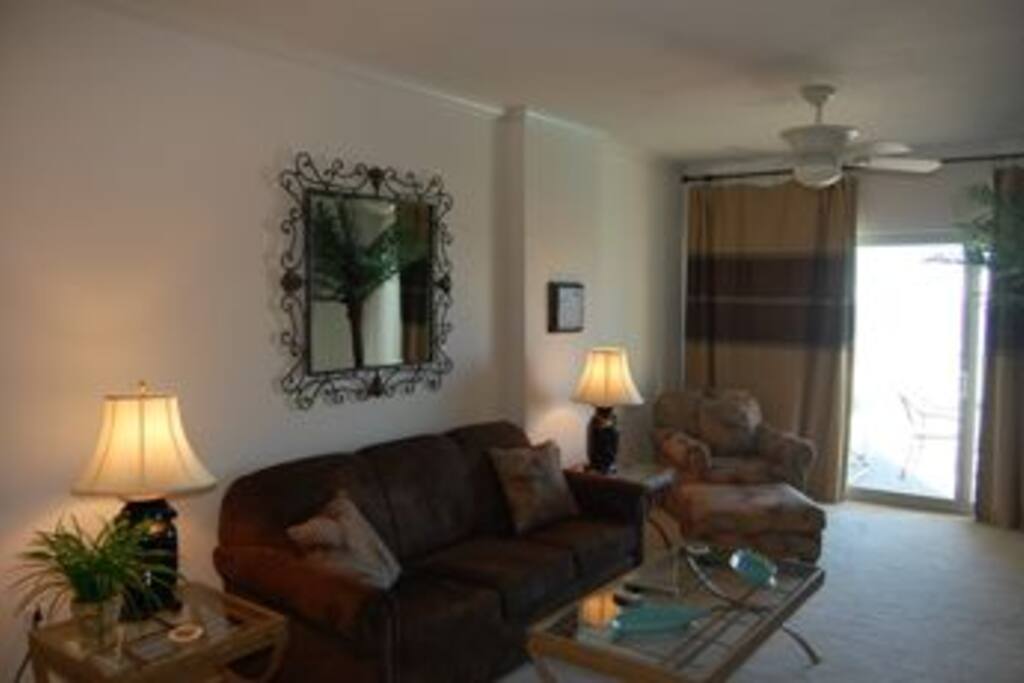 Sea Breeze 410 Deluxe-Living Room