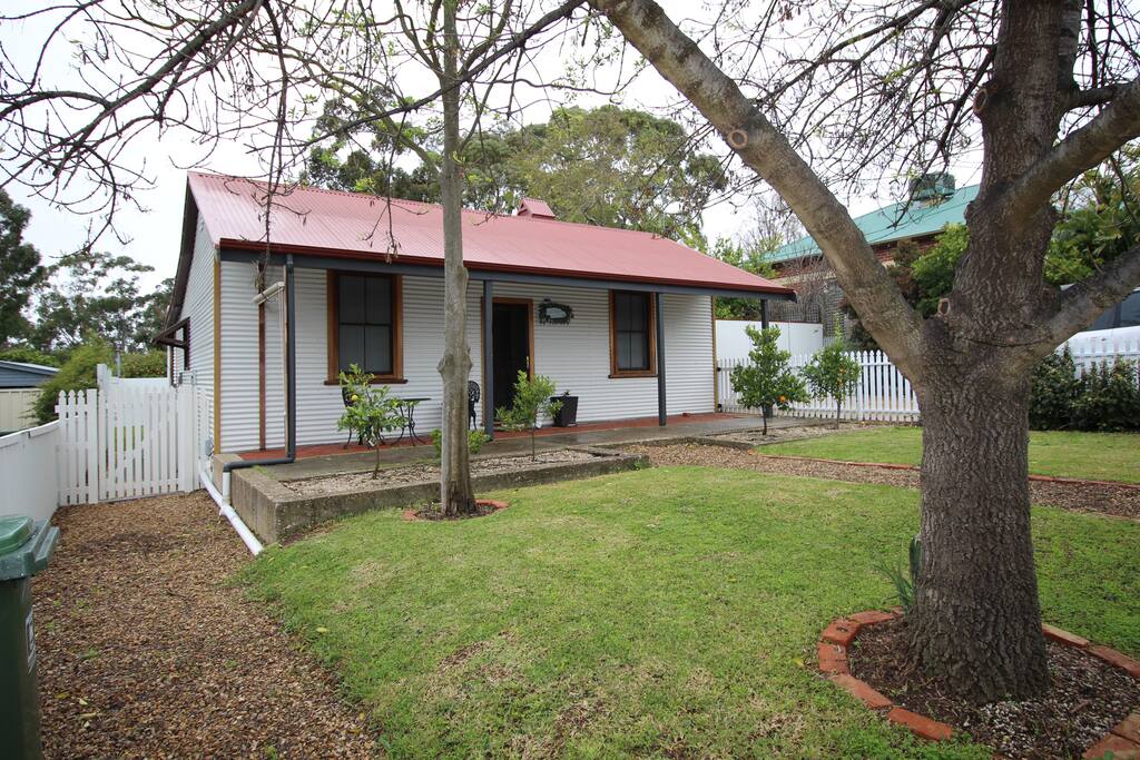 Another view of the cottage from the front