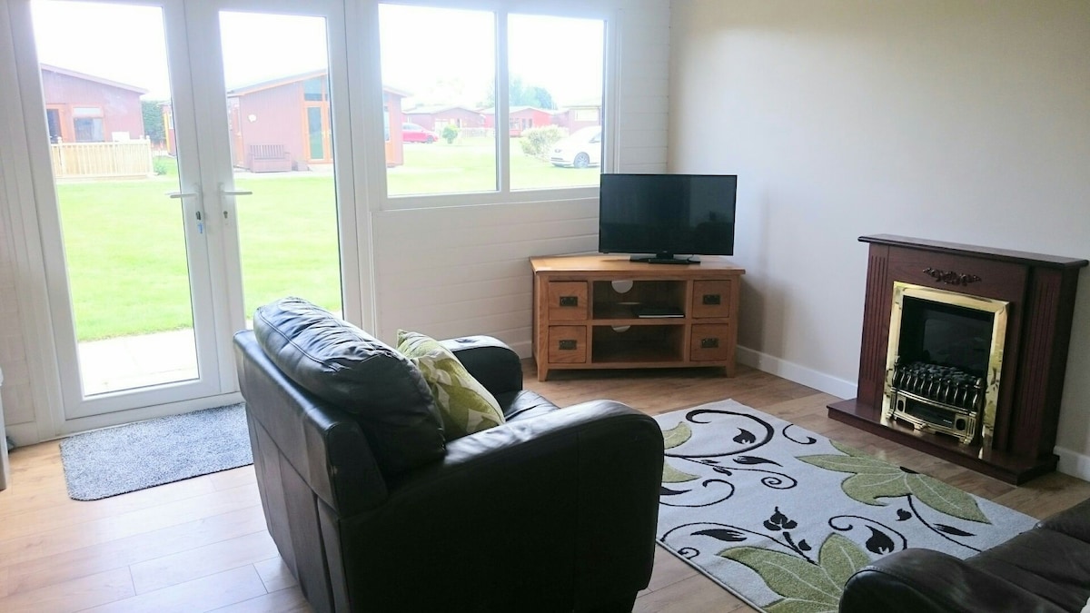 Top performing Airbnb: 6 Berth pet friendly Chalet in Mablethorpe And Sutton