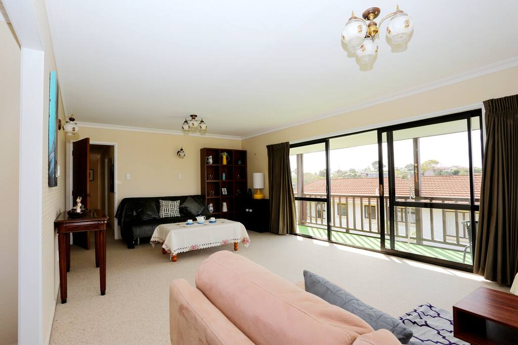 lounge 1
