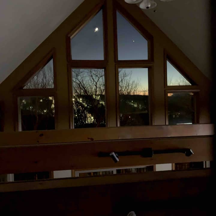Views of the ski slopes- even from the top floor!