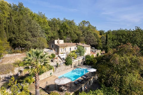 Authentic Provencal Mas with pool