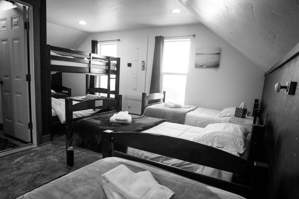 7-Bed Shared Dorm Room (Upstairs)