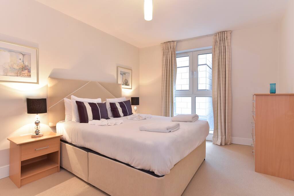 Bedroom with double bed