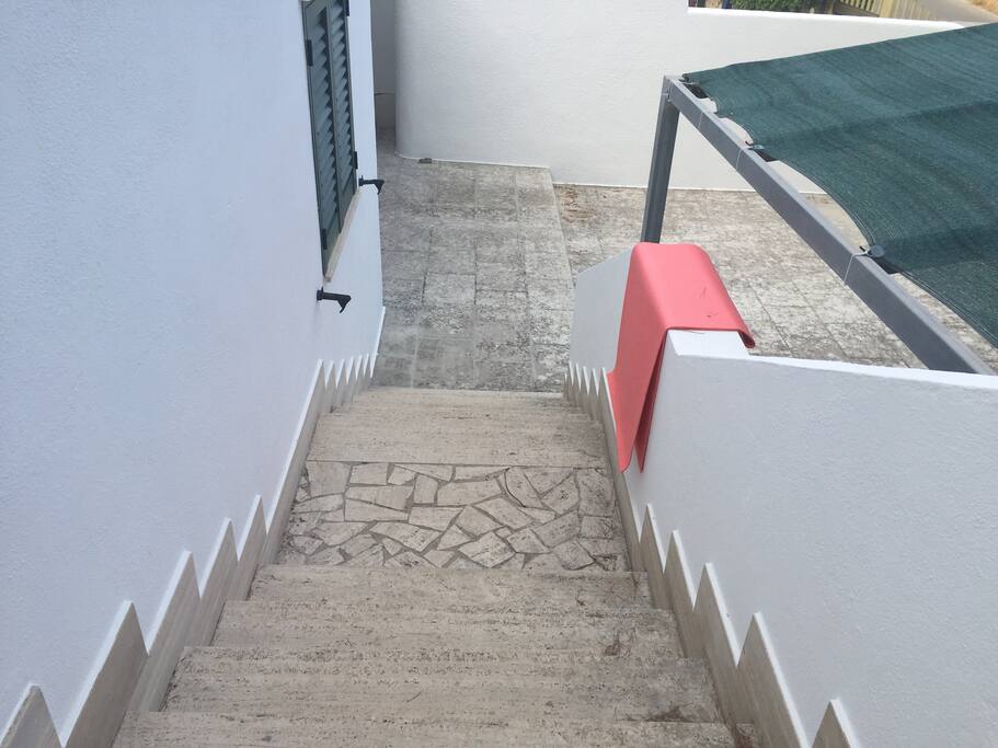 Accesso dal parcheggio alla casa