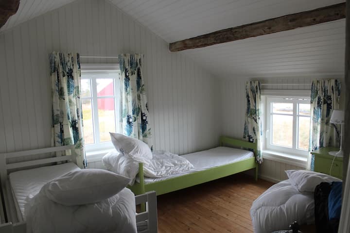 Спалня 1/4 - Голяма стая с пет легла