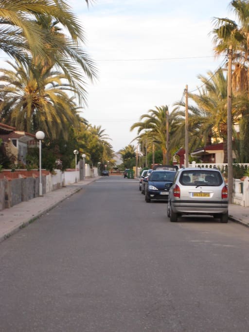 Street which goes straight down to the beach/promenade
