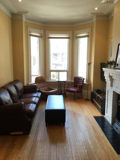10' high ceilings and original 1880's crown moulding.