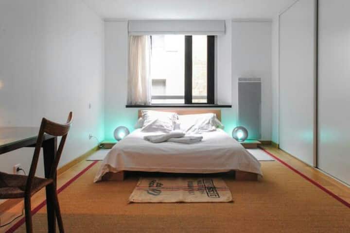 Удобна и тиха Wi - Fi стая - суперголямо двойно легло