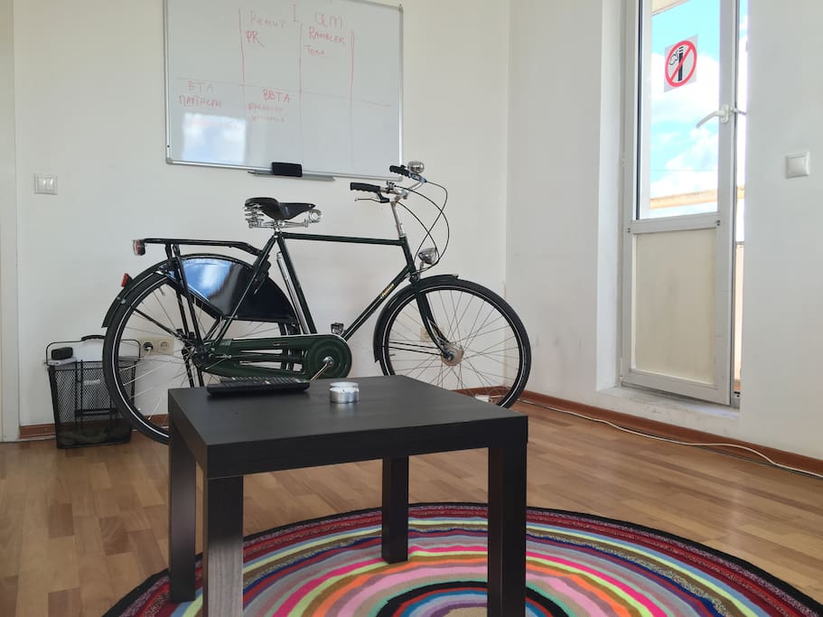 British hand-crafted Pashley bike included