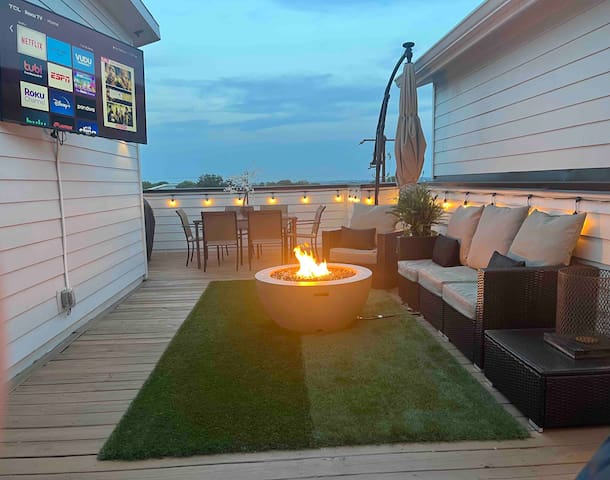 Music City Retreat | King Suite & Rooftop Deck!’