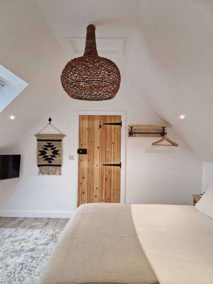 Bedroom 1 : King size bed