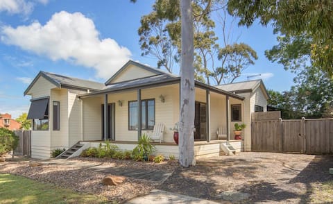 The Barefoot Beach House - Dogs Welcome