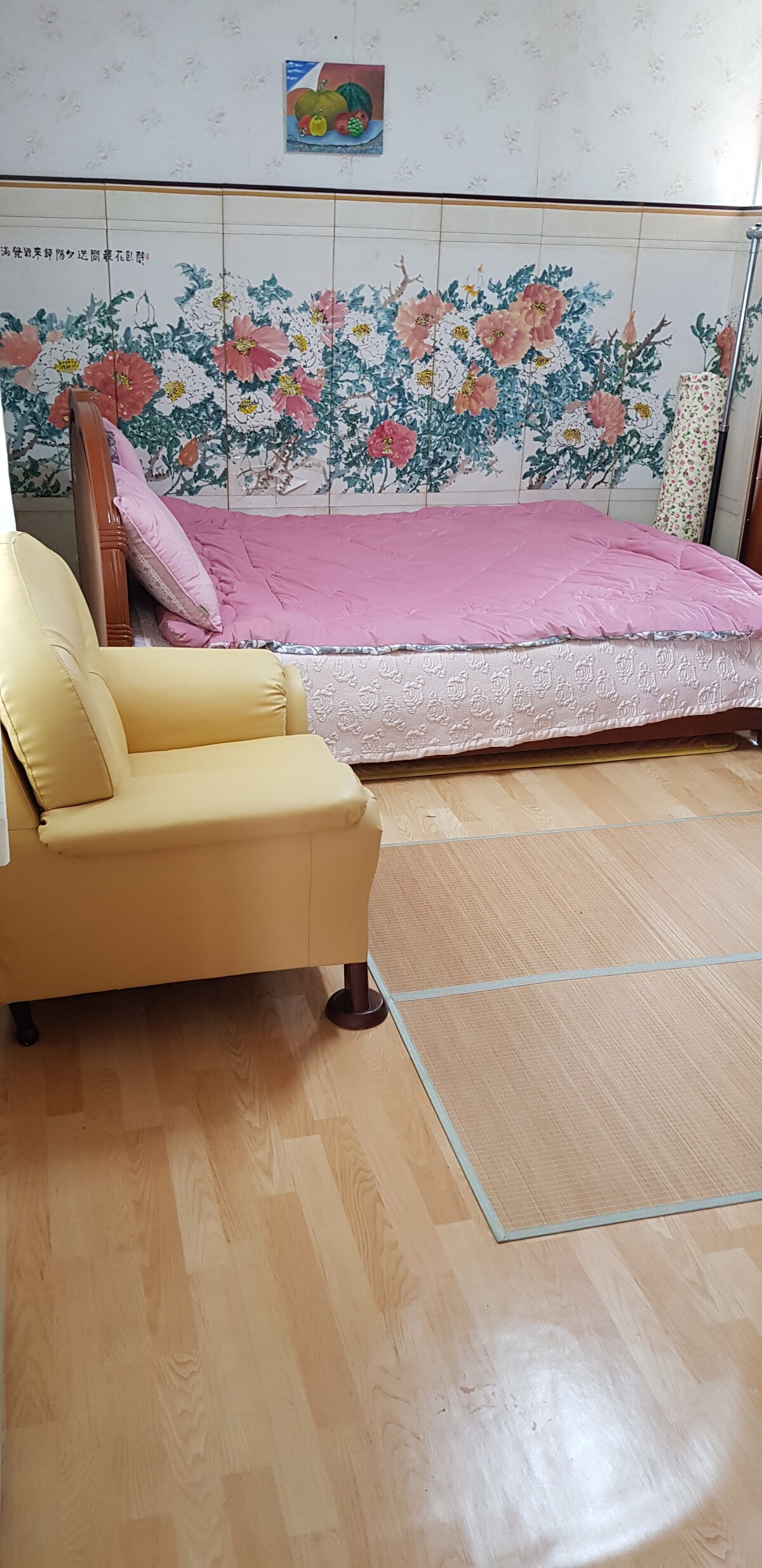 Manželská posteľ v súkromnom dome na druhom poschodí 