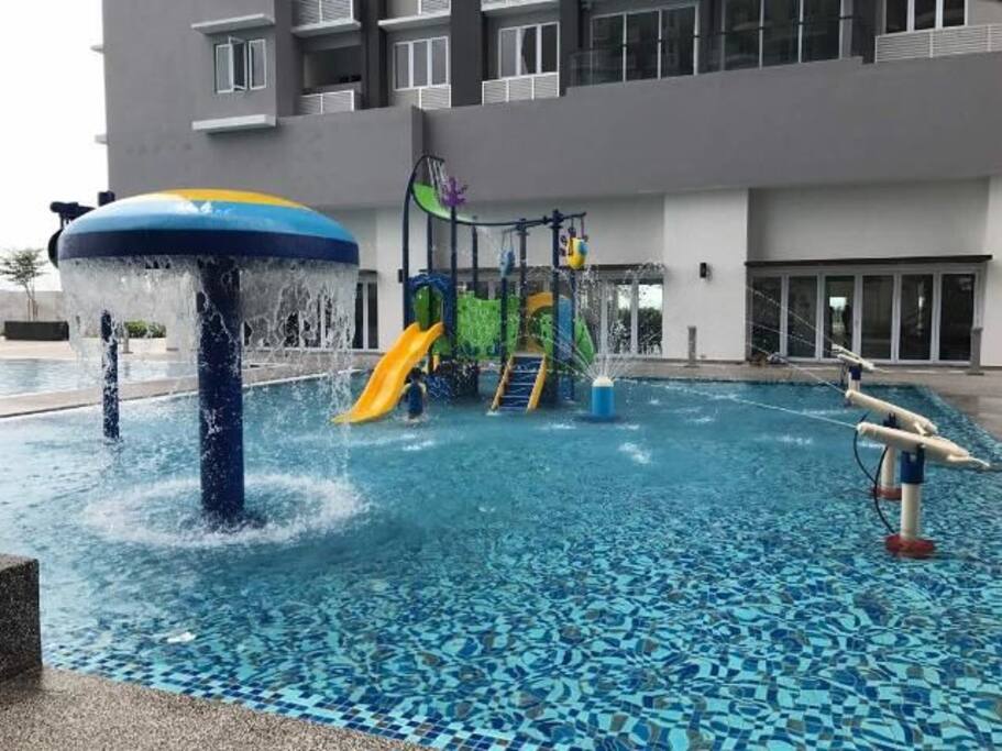Newly Completed Block B, Level 33, Aurora Residence Condominium @ Lakeside City, Puchong - Mini Water Theme Park Photo Gallery 1
