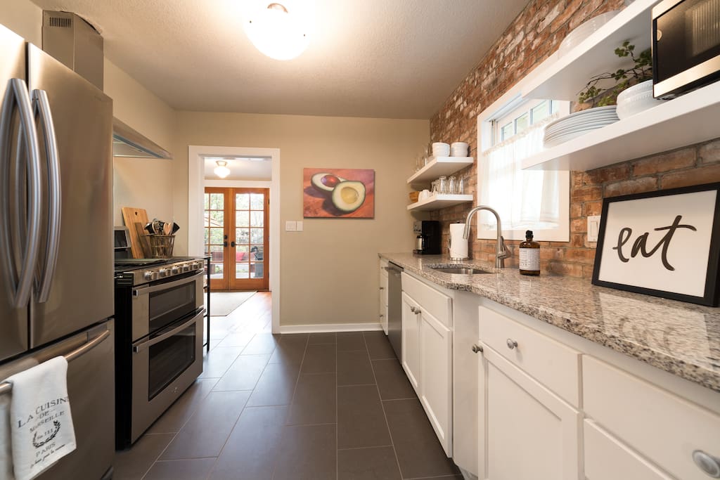 Dining in? Enjoy the dual oven to make your favorite dishes.