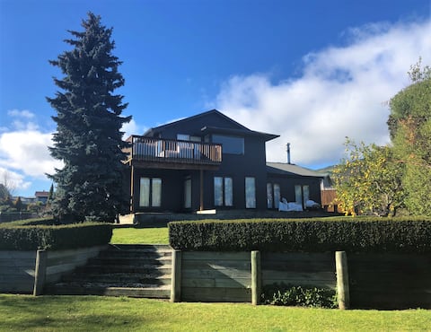Kinloch Lakeview - Stunning Lake Views