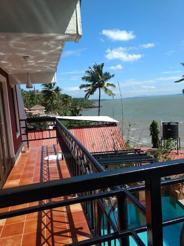 Villa Tidina by the sea, Dona Paula