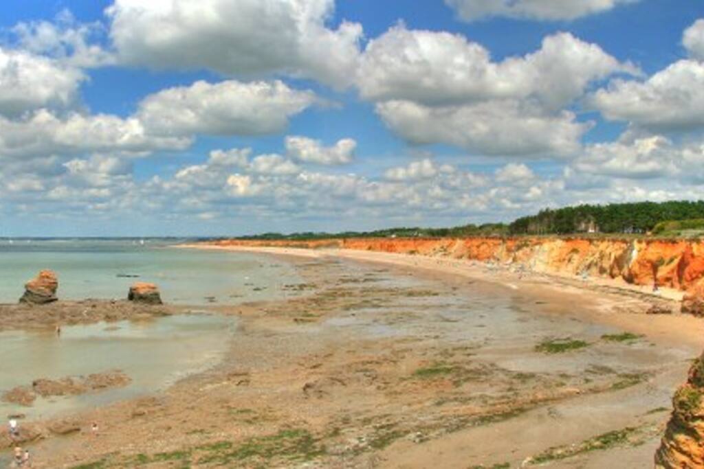 très belle plage de la mine d'or