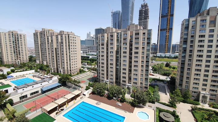 Large Apartment With 3 Bedrooms - Umraniye