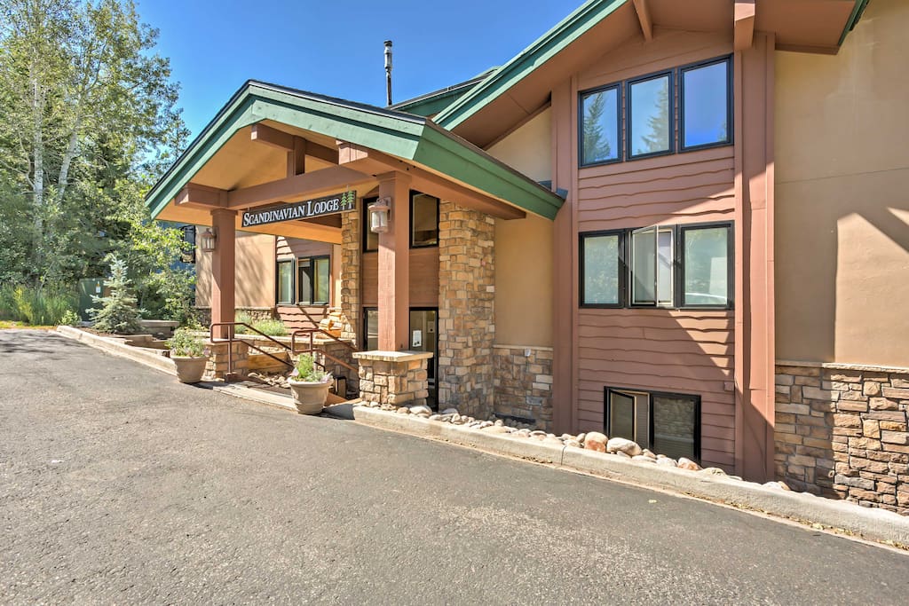 The condo is located in the luxurious Scandinavian Lodge community.
