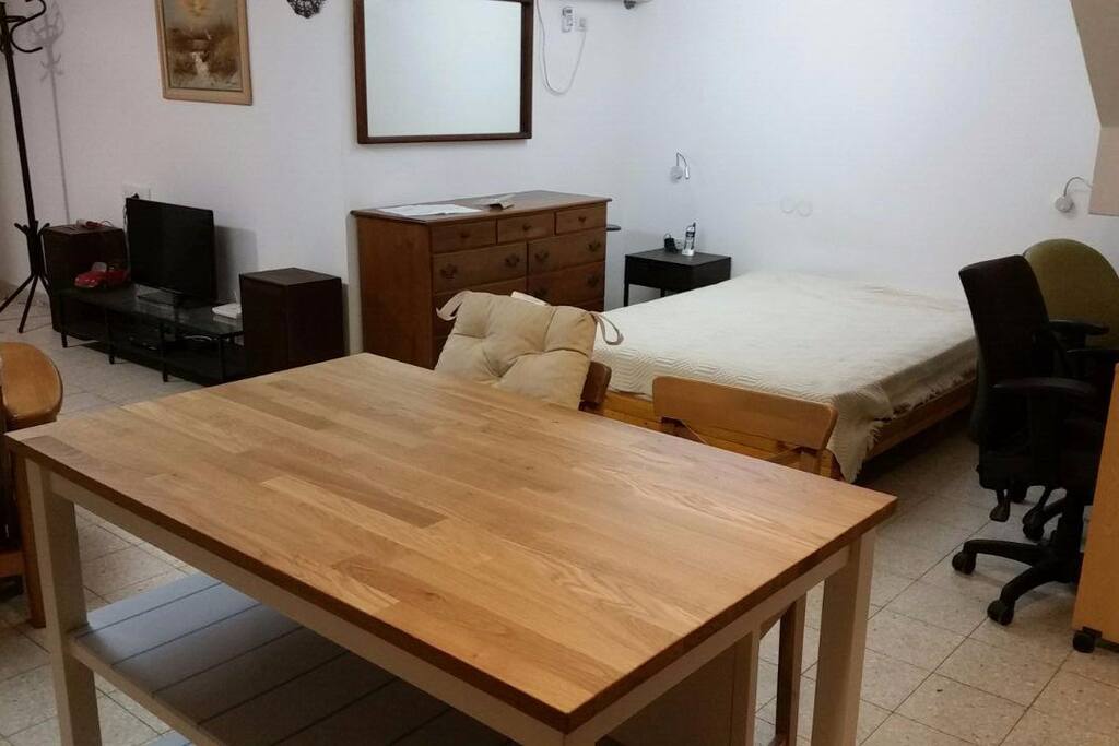 140/190cm bed and TV(cables), working table (internet wifi)