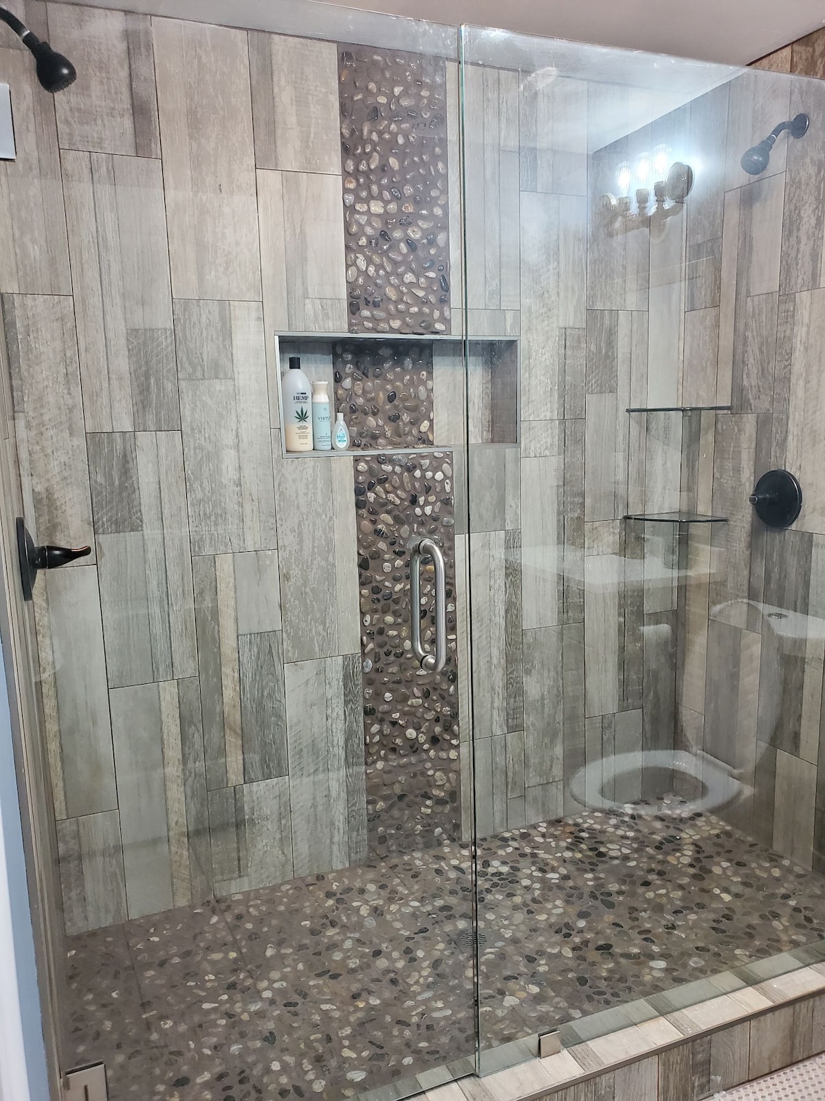 2/1 Modern BASEMENT home near Mall of GA