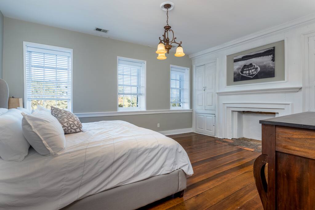 King Bedroom 1