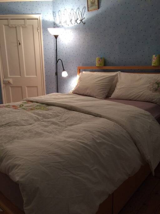 Double Bedded room over looking back garden