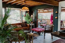 Havana Lodge- peaceful, luxe, walk to beach & town