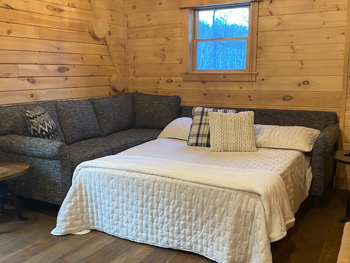 A Luxury Log Apartment Located On The Saco River - New Hampshire
