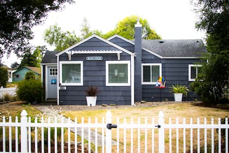 Lil Nantucket by the Sea