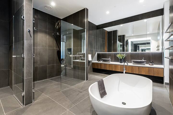 Melbourne City Apartments Panoramic Sky View Pent gallery image 4