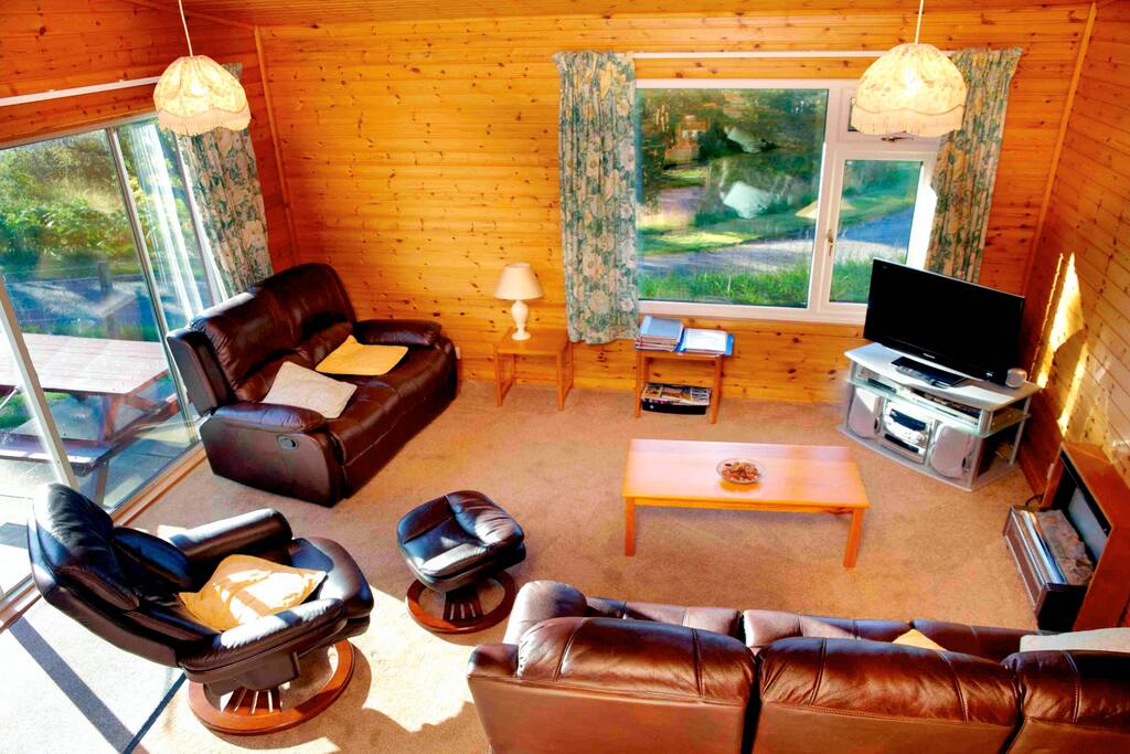 Lodge 2 Living Room