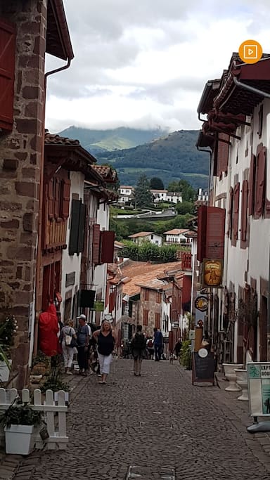LA RUE DE LA CITADELLE
