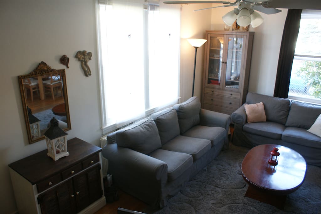 Living Room: Comes with TV/Cable/HBO/Movie Package