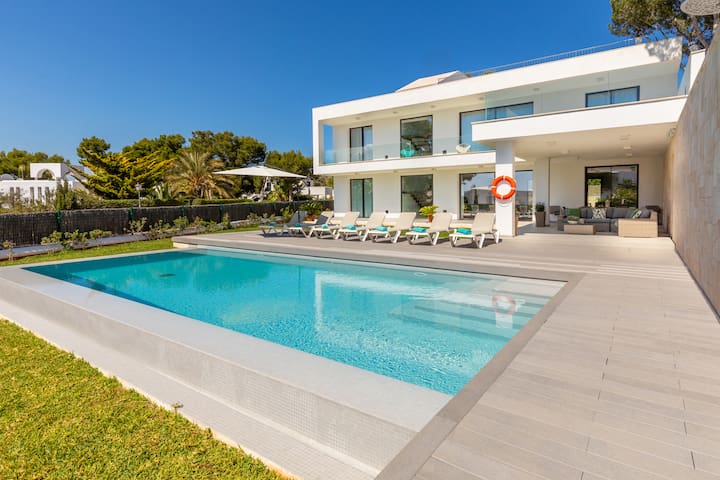 Punta des Port 7, modern villa for 8 persons