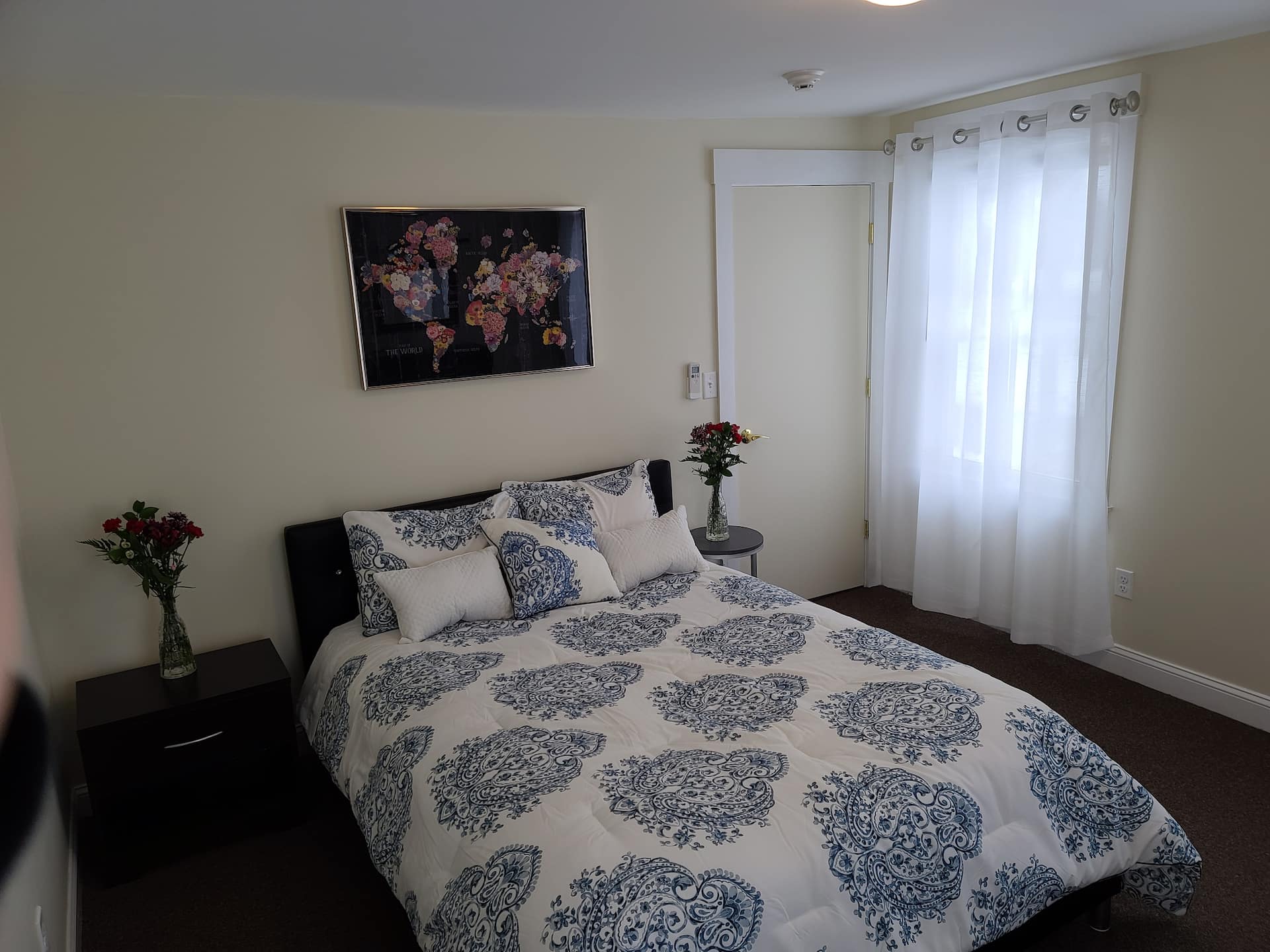 Clean, Comfy & Convenient. 1 Bedroom in Village Apartment by Metro North