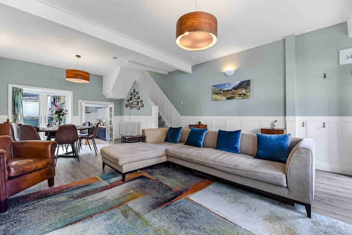 Spacious 4 Bedroom House On Central & Quiet Street - Londres