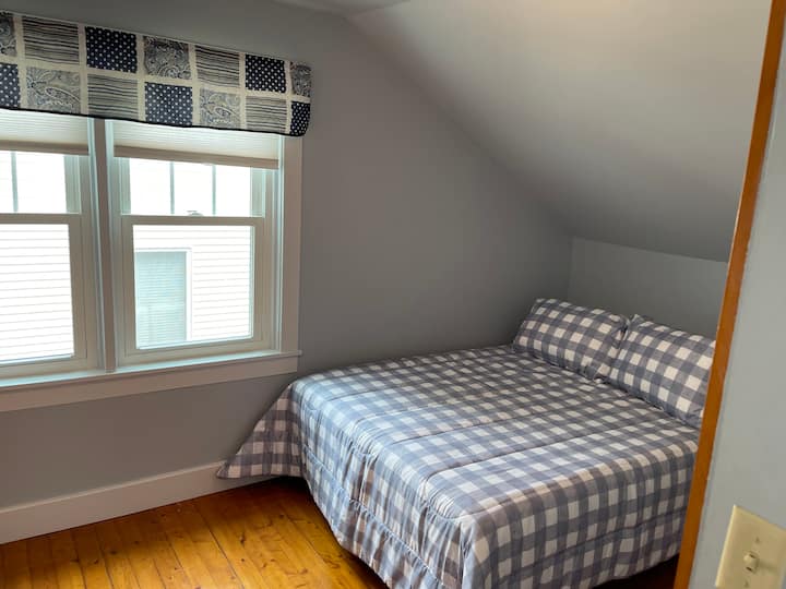 غرفة النوم الطابق الثاني