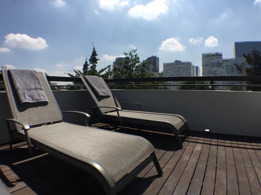 Private sundeck