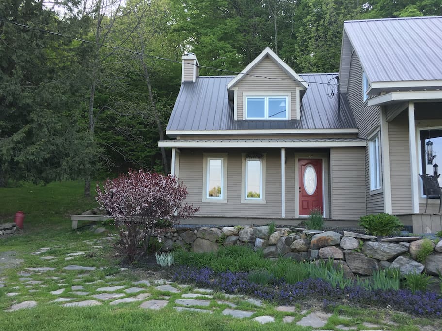 The maisonnette is the left side of the house.